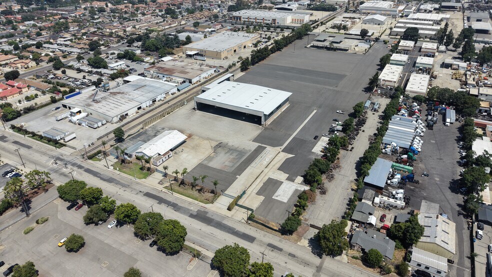 1313-1345 E Phillips Blvd, Pomona, CA à louer - Photo de l’immeuble – Image 2 sur 20