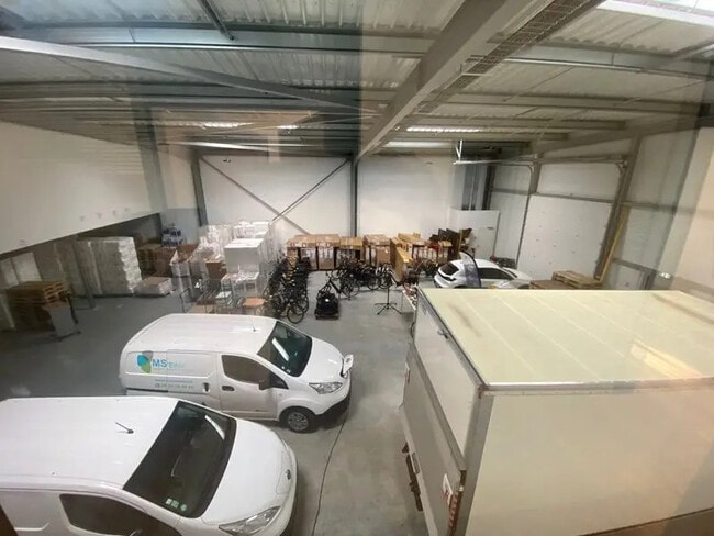 Plus de détails pour Bureau, Local d'activités à louer