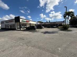 18053-18065 NW 27th Ave, Miami Gardens, FL à louer Photo de l’immeuble– Image 2 sur 25