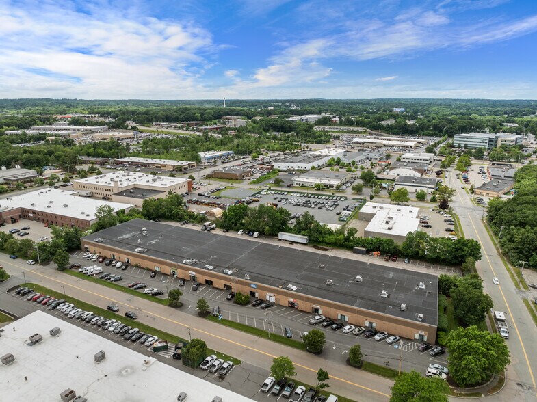 51-111 Morgan Dr, Norwood, MA à louer - Photo de l’immeuble – Image 2 sur 16