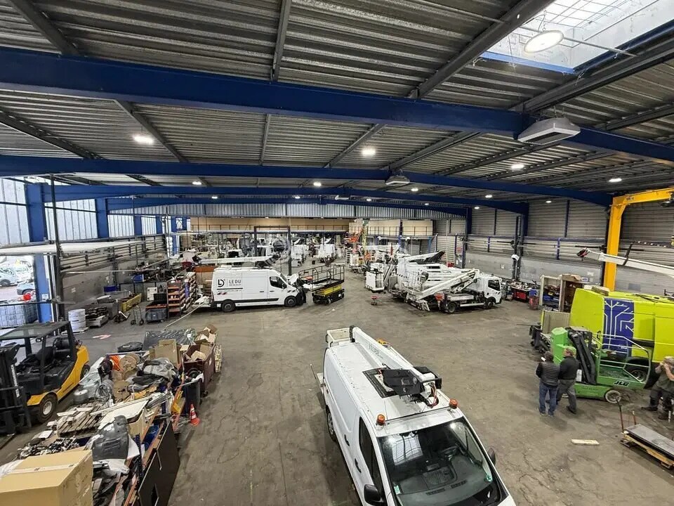 Industriel/Logistique dans Ferrières-en-Brie à louer Photo de l’immeuble– Image 1 sur 13