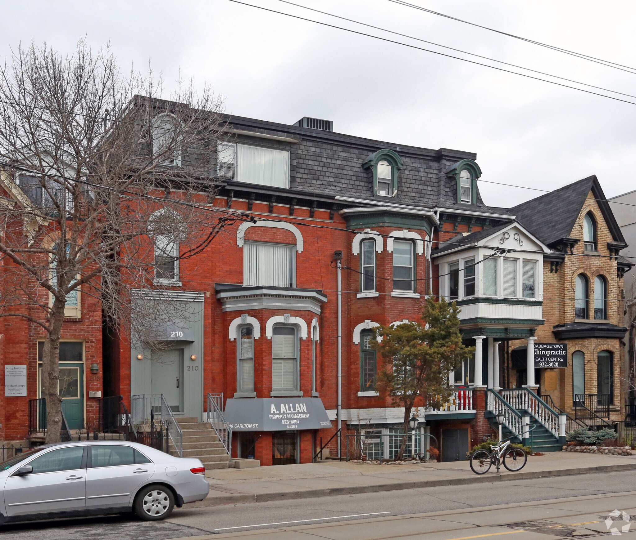 210 Carlton St, Toronto, ON à vendre Photo principale– Image 1 sur 3