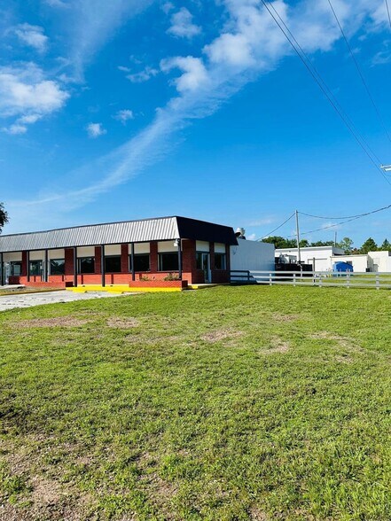 6500 Miami Dr, Lake Wales, FL à louer - Photo de l’immeuble – Image 3 sur 10