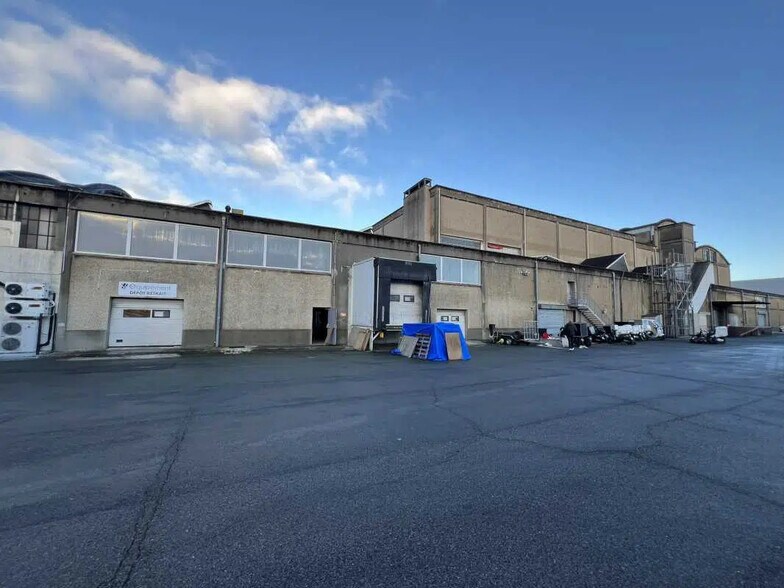 160 Avenue Paul Vaillant Couturier, La Courneuve à louer - Photo de l’immeuble – Image 3 sur 35