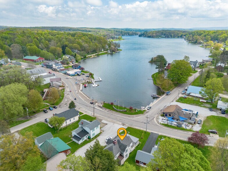 10412 Main St, Findley Lake, NY à vendre - Photo de l’immeuble – Image 2 sur 42