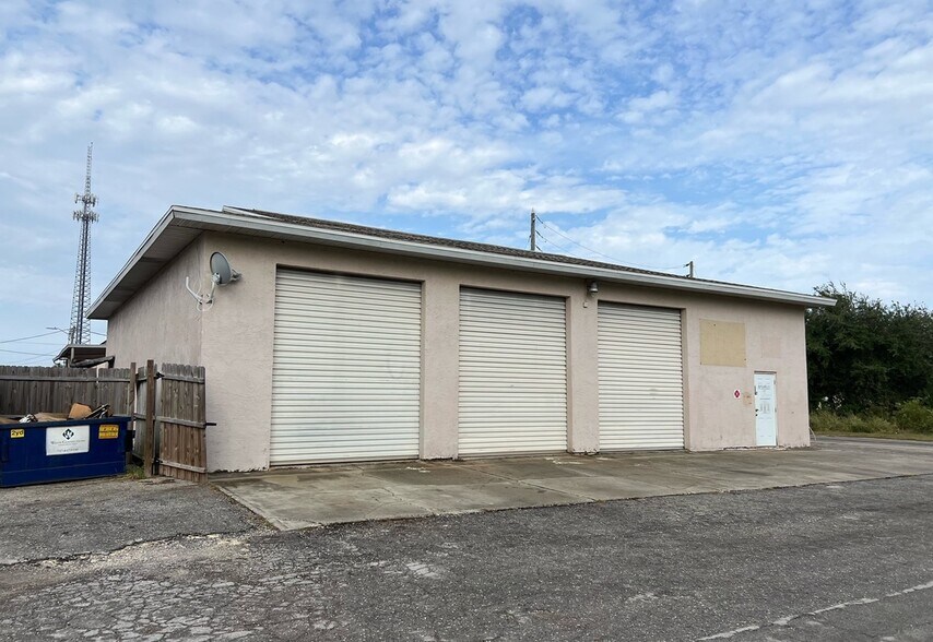 7809 Clark Moody Blvd, Port Richey, FL à vendre - Photo principale – Image 1 sur 16