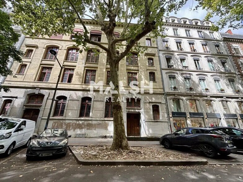 Bureau dans Lyon à louer - Photo de l’immeuble – Image 1 sur 7