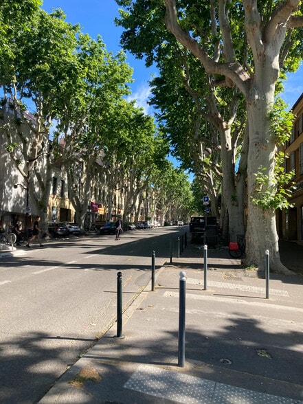 Local commercial dans Aix-en-Provence à louer - Photo de l’immeuble – Image 1 sur 1