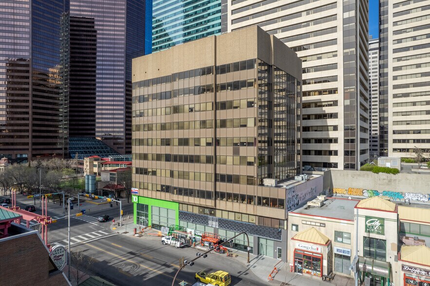 305 SW Centre St, Calgary, AB à louer - Photo de l’immeuble – Image 2 sur 6