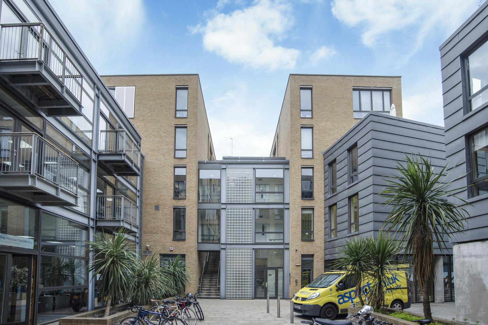 7-15 Drysdale St, Londres à vendre Photo de l’immeuble– Image 1 sur 8