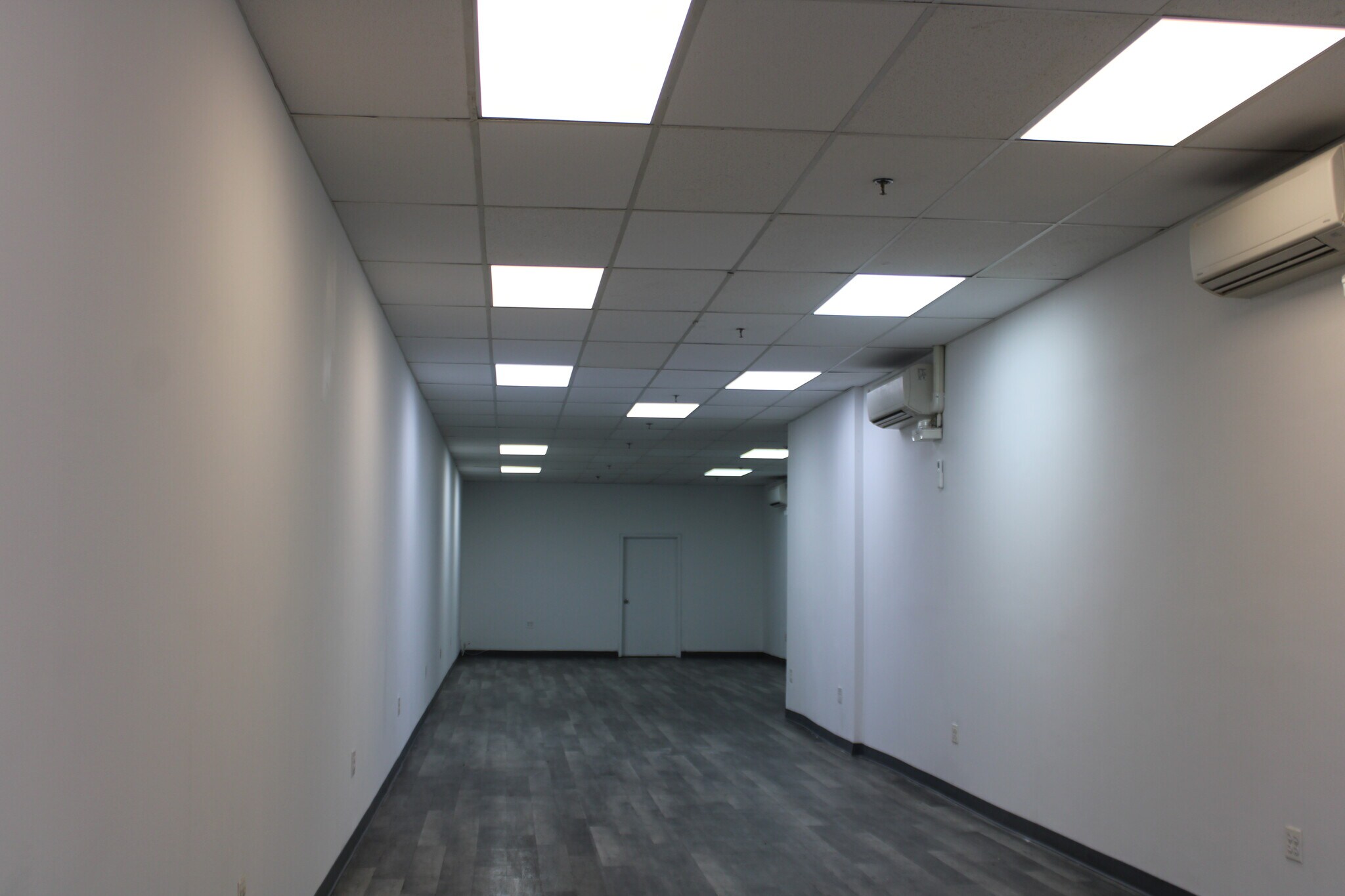858-866 E Tremont Ave, Bronx, NY à louer Photo intérieure– Image 1 sur 4