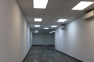858-866 E Tremont Ave, Bronx, NY à louer Photo intérieure– Image 1 sur 4