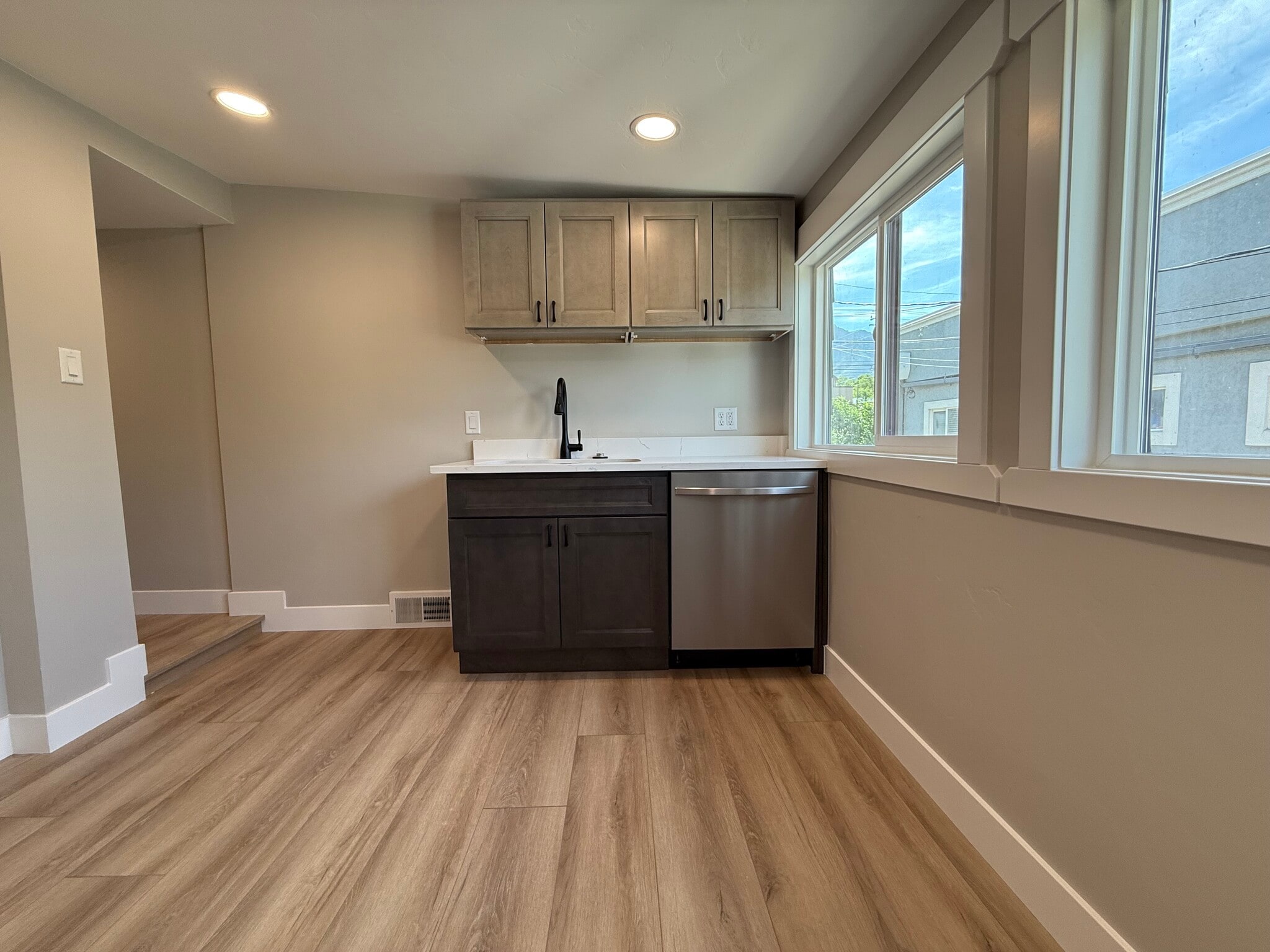 4212 S Highland Dr, Millcreek, UT à louer Photo de l’immeuble– Image 1 sur 7