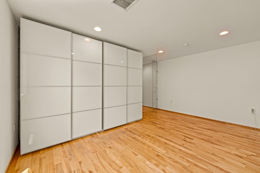 631 N Larchmont Blvd #3, Los Angeles, CA à louer - Photo de l’immeuble – Image 2 sur 10