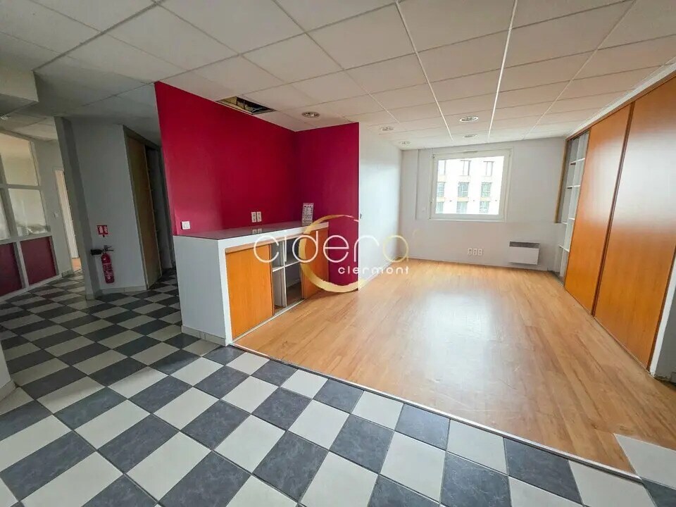 Bureau dans Clermont-Ferrand à vendre Photo de l’immeuble– Image 1 sur 9