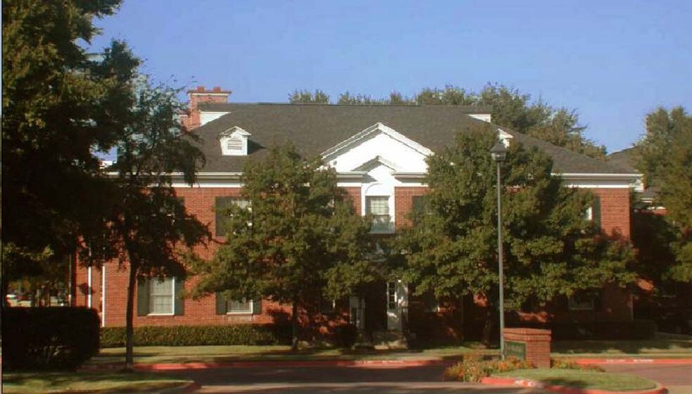 2015 E Lamar Blvd, Arlington, TX à vendre - Photo de l’immeuble – Image 2 sur 9