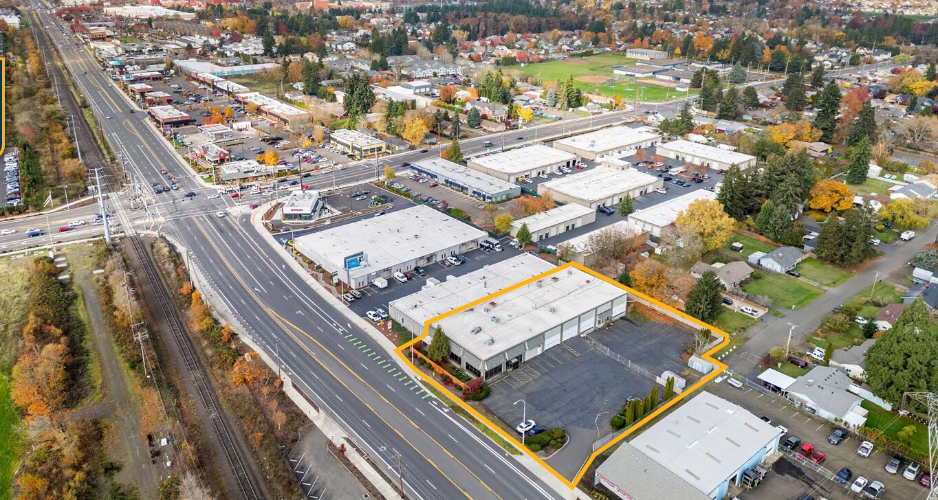 21615 SW Tualatin Valley Hwy, Beaverton, OR à vendre Photo de l’immeuble– Image 1 sur 11