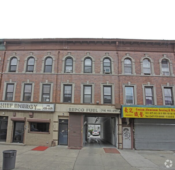 916 Mcdonald Ave, Brooklyn, NY à vendre - Photo de l’immeuble – Image 2 sur 2
