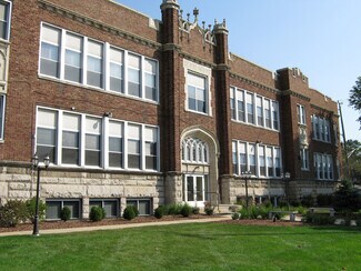 Plus de détails pour 1358 4th Ave, Rockford, IL - Bureau à vendre