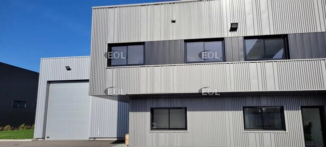 Plus de détails pour Local d'activités à louer