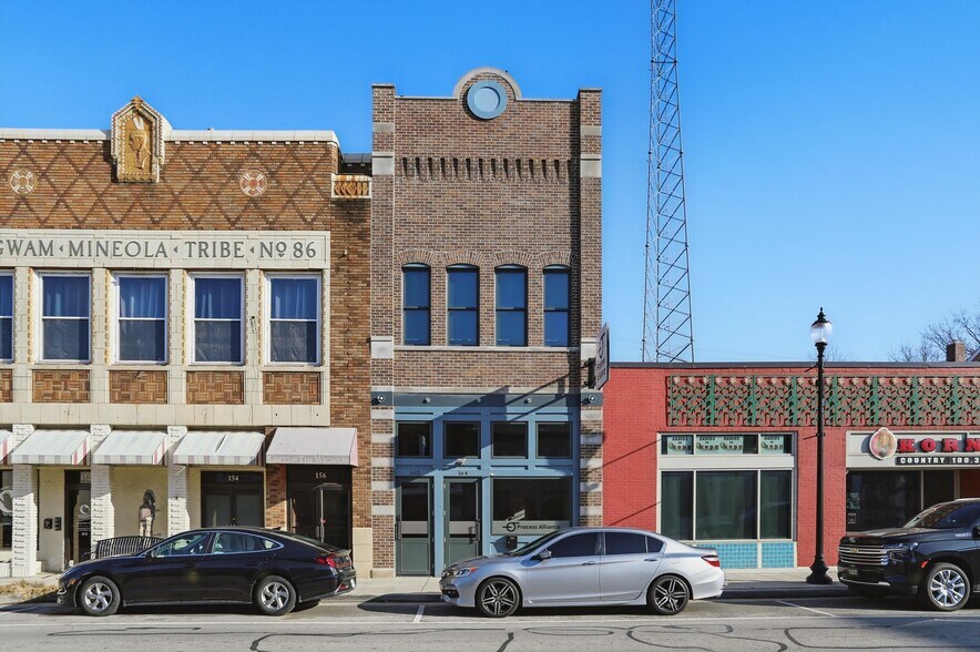 164 E Jefferson St, Franklin, IN à vendre - Photo de l’immeuble – Image 2 sur 39