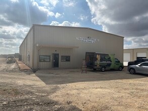 764 Soechting Rd, New Braunfels, TX à louer Photo intérieure– Image 2 sur 3