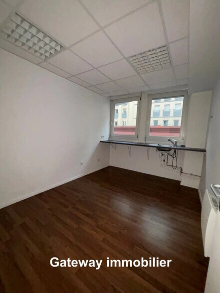 Bureau dans Clermont-Ferrand à louer - Photo de l’immeuble – Image 2 sur 6