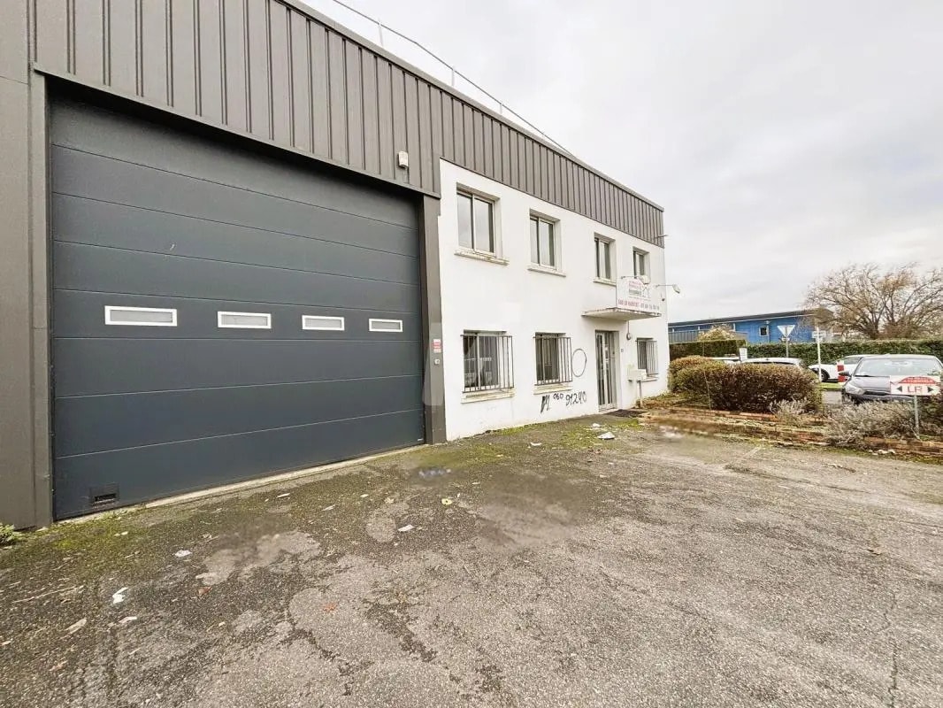 Local d’activités dans Saint-Michel-sur-Orge à louer Photo de l’immeuble– Image 1 sur 10