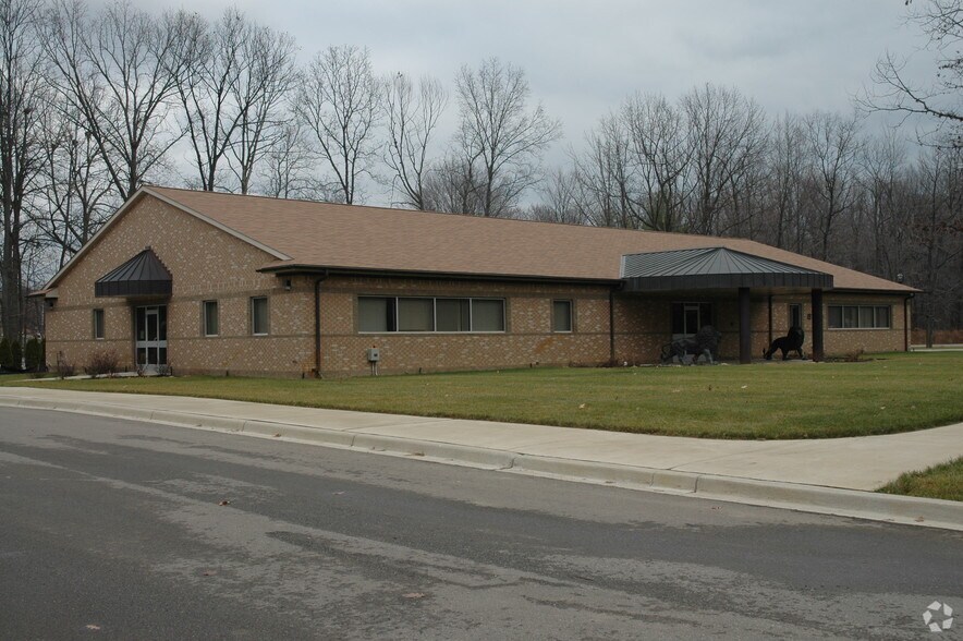 5710 Bella Rose Blvd, Clarkston, MI à louer - Photo de l’immeuble – Image 2 sur 7