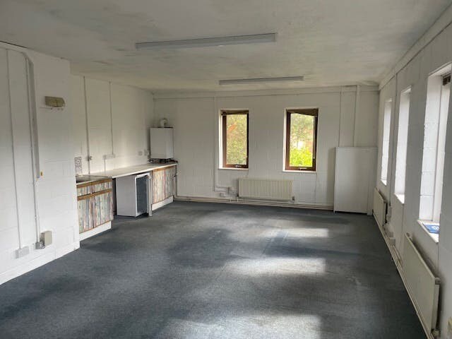 Horndean Rd, Bracknell à louer - Photo de l’immeuble – Image 2 sur 6