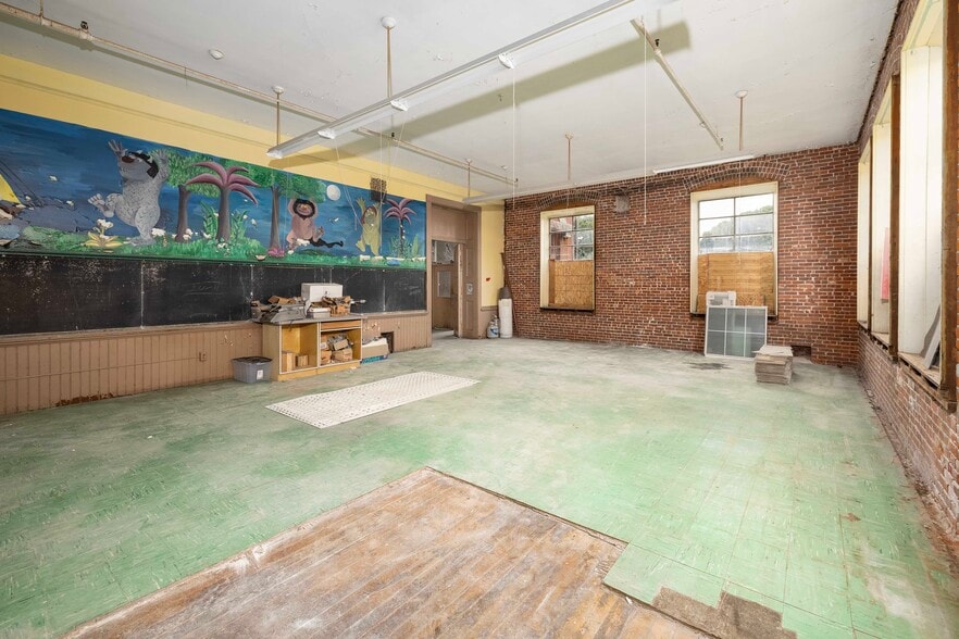 167 George St, Pawtucket, RI à vendre - Photo intérieure – Image 3 sur 25