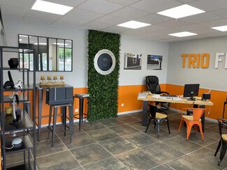 Plus de détails pour Local commercial à louer