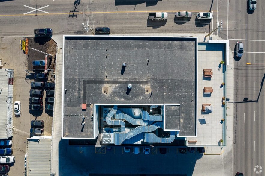 3916 Macleod Trl SE, Calgary, AB à louer - Aérien – Image 2 sur 7