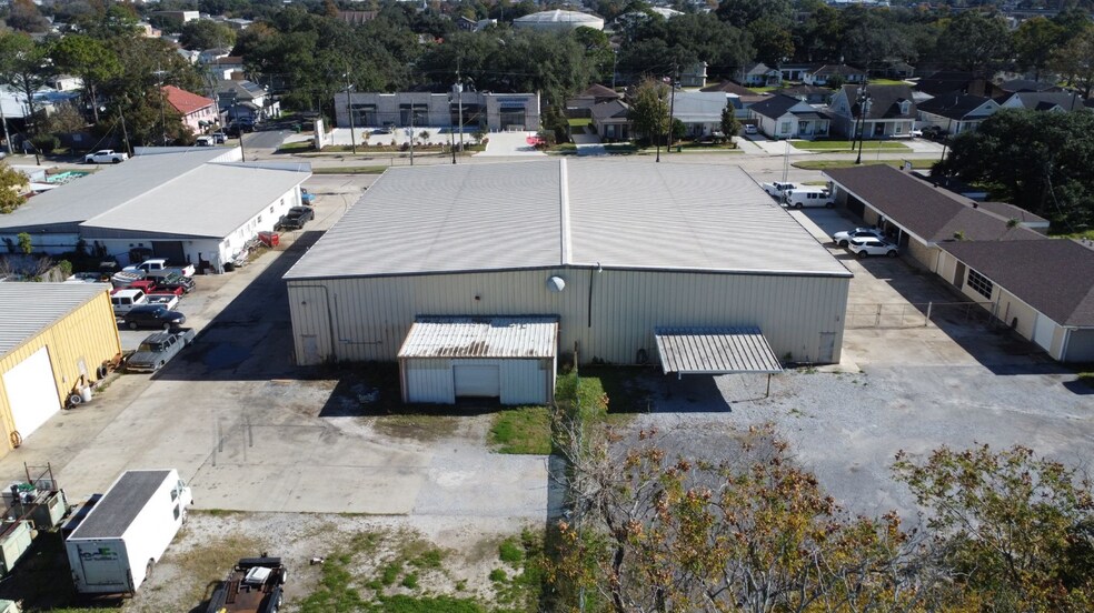 Barataria Rd Industrialplex portefeuille de 4 biens à vendre sur LoopNet.fr - Photo de l’immeuble – Image 2 sur 6