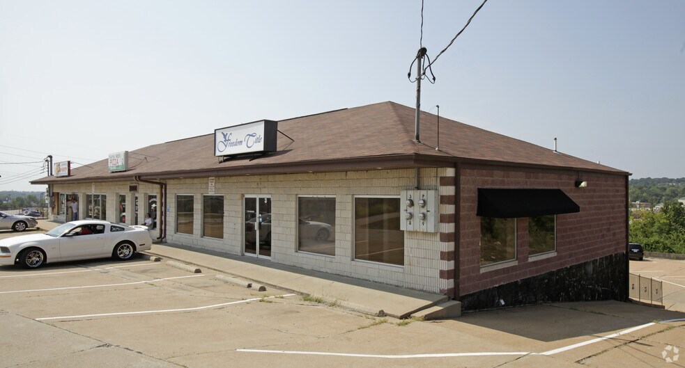 2000 Richardson Rd, Arnold, MO à louer - Photo principale – Image 1 sur 2
