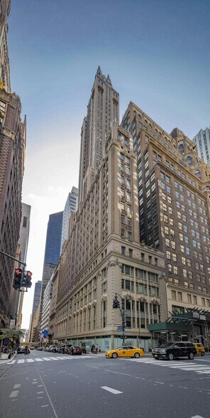 295 Madison Ave, New York, NY à vendre - Photo de l’immeuble – Image 2 sur 4