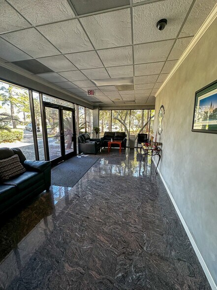 14350 W Sylvanfield Dr, Houston, TX à vendre - Photo intérieure – Image 2 sur 6