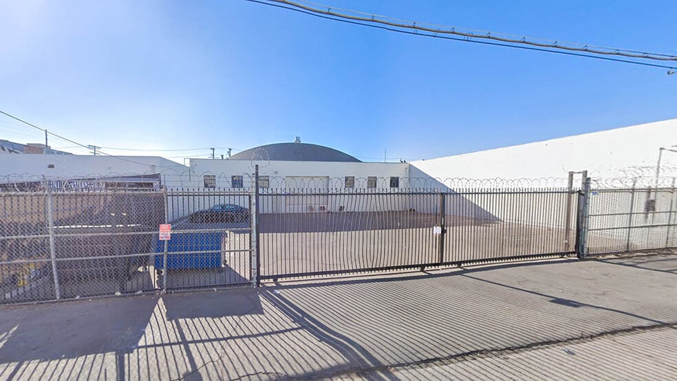 2341 E 8th St, Los Angeles, CA à vendre - Photo de l’immeuble – Image 2 sur 2