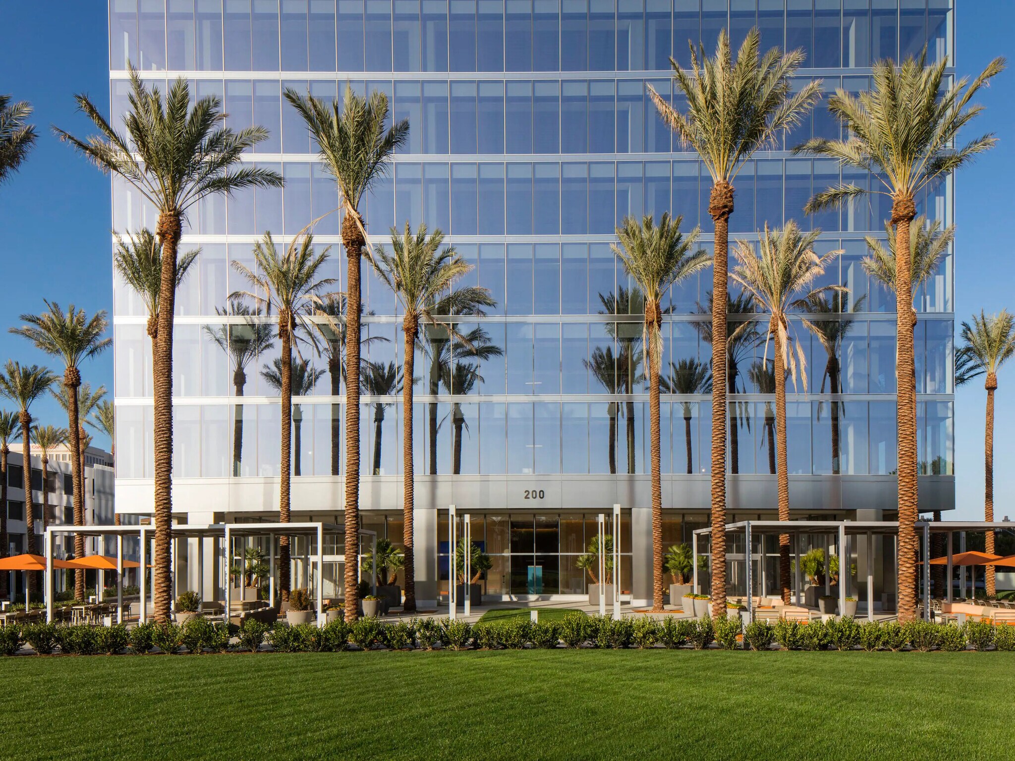 200 Spectrum Center Dr, Irvine, CA à louer Photo de l’immeuble– Image 1 sur 19