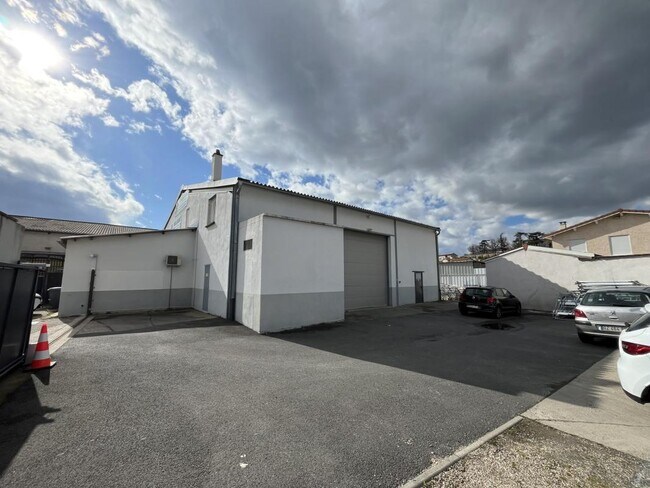 Plus de détails pour 102 Rue Fleury Jay, GRIGNY-SUR-RHÔNE - Local d'activités à louer