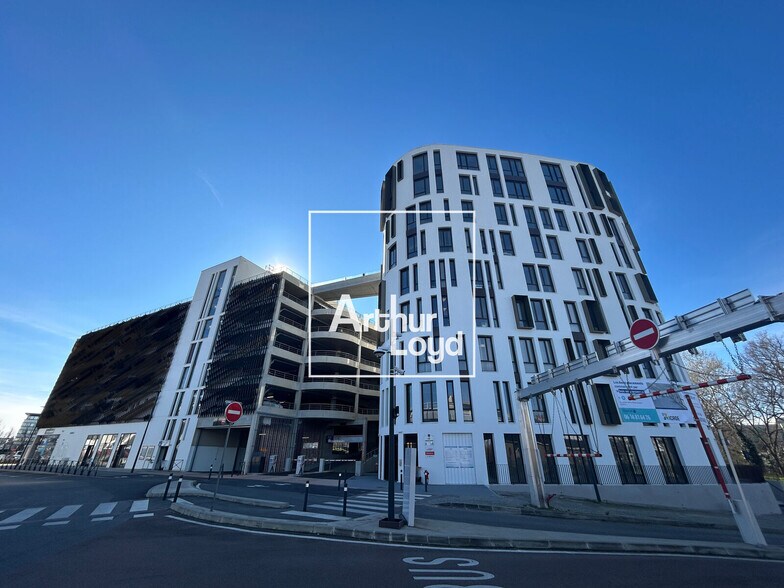 8 Place Edouard Bouillière, Toulouse à louer - Photo de l’immeuble – Image 3 sur 12