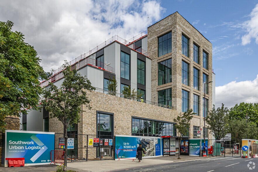 25-30 Mandela Way, Londres à louer - Photo de l’immeuble – Image 1 sur 2