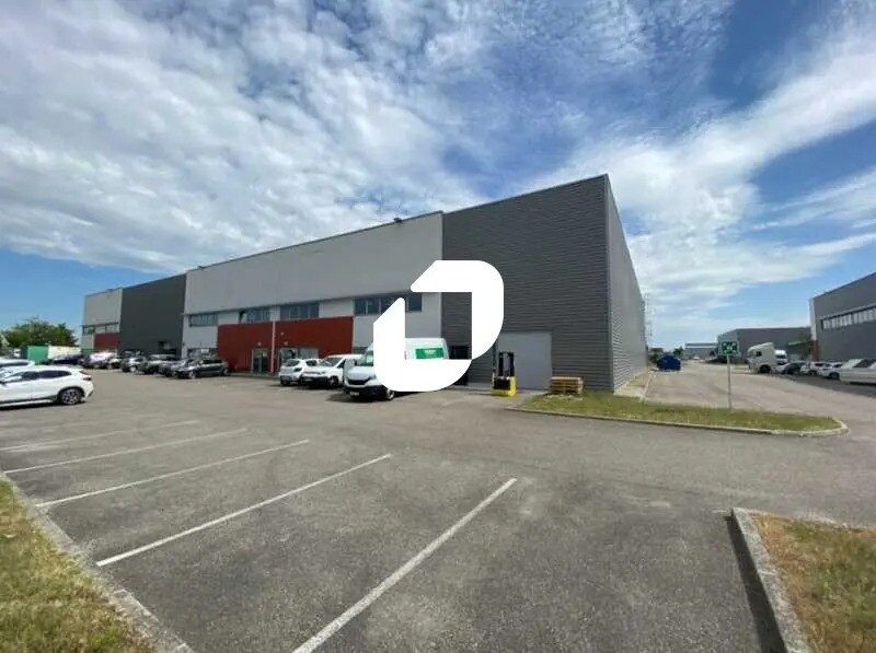 50 Rue Jean Zay, Saint-Priest à louer Photo de l’immeuble– Image 1 sur 9