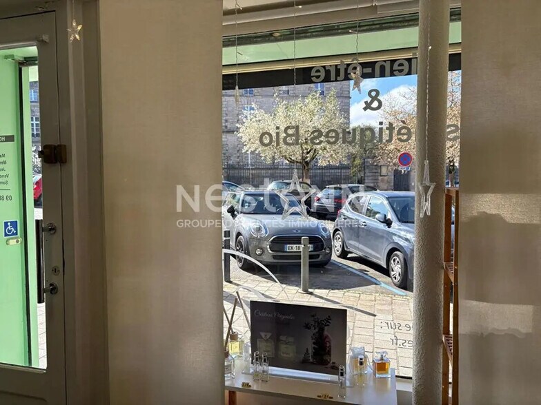 Local commercial dans Vannes à louer - Photo de l’immeuble – Image 2 sur 5
