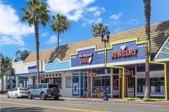 210-216 N Coast Hwy, Oceanside, CA à louer Photo de l’immeuble– Image 1 sur 3