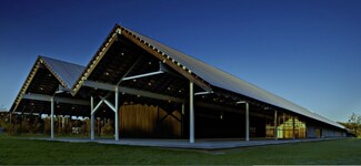 Plus de détails pour Middle Country Rd, Calverton, NY - Bureau/Local commercial à louer