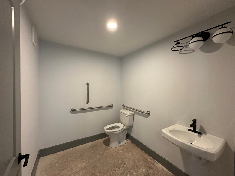 2702 Pelham Rd, Greenville, SC à louer - Photo de l’immeuble – Image 2 sur 11