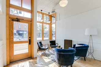2220-2226 N Central Ave, Saint Anthony, MN à louer Photo intérieure– Image 1 sur 7