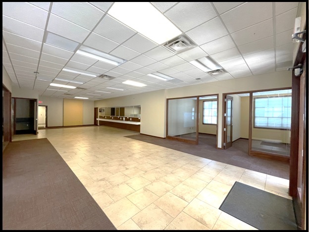 15030 Idlewild Rd, Matthews, NC à louer - Photo de l’immeuble – Image 3 sur 7
