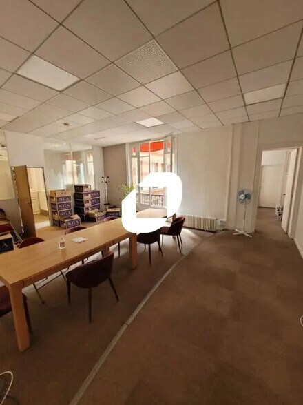 Bureau dans Paris à louer - Photo de l’immeuble – Image 3 sur 5